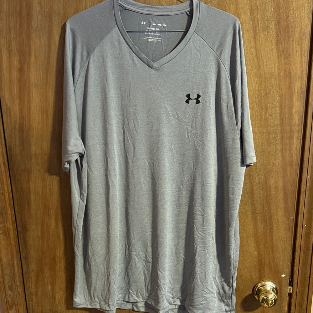 Under Armour Men's Charcoal V-Neck Tee